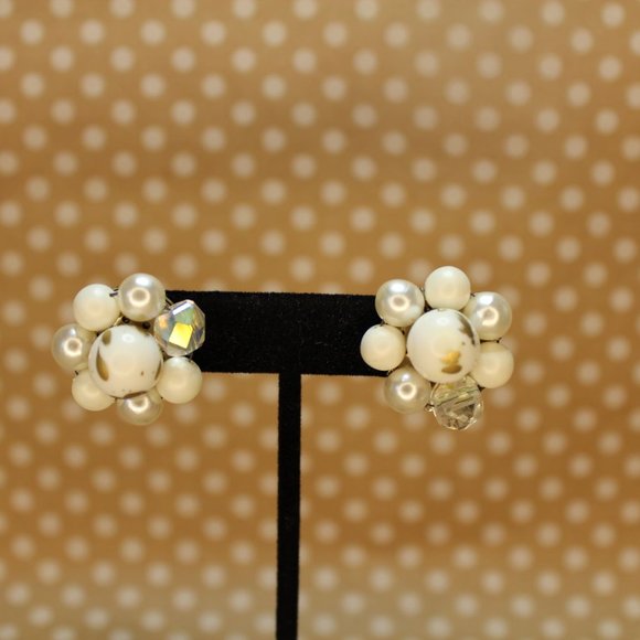 True Vintage 1950-60s Pearl, Gold, Glass Beaded Necklace and Earring Set - Picture 2 of 5